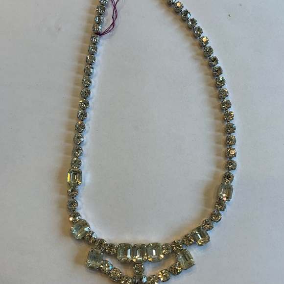 Vintage Rhinestone necklace and Earrings Set. - Picture 8 of 11